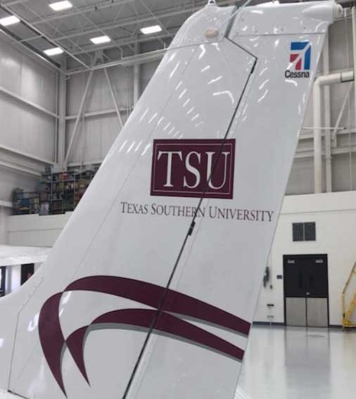 tsu plane wing