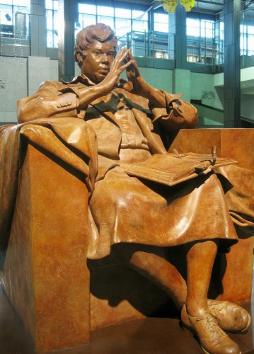 barbara-jordan-statue